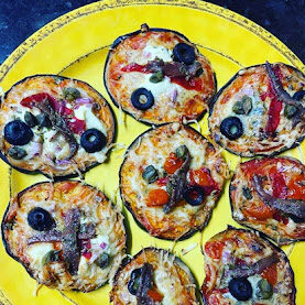 MINI PIZZAS DE BASE DE BERENJENAS