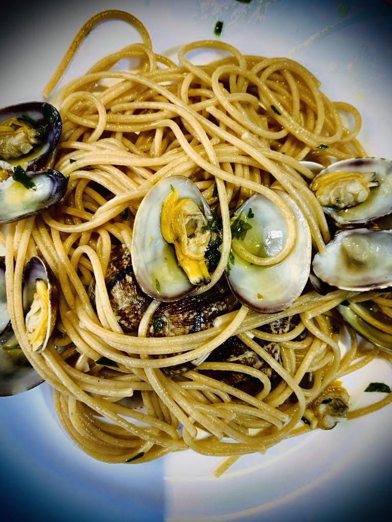 ESPAGUETIS CON ALMEJAS​